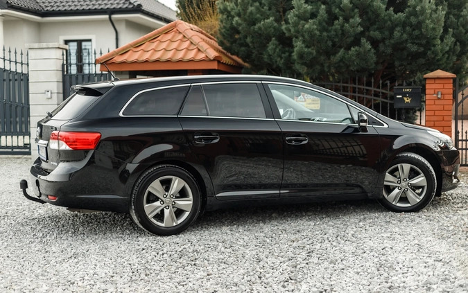 Toyota Avensis cena 47900 przebieg: 214000, rok produkcji 2014 z Radom małe 742